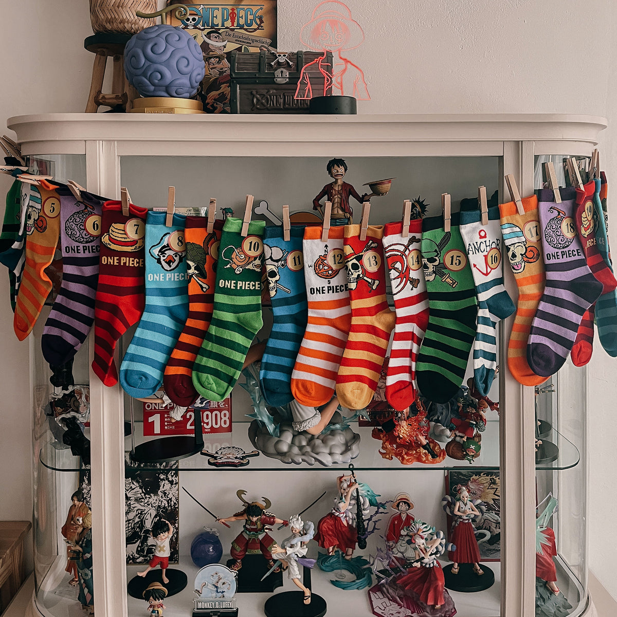 Produktbild One Piece Socken Adventskalender zum Befüllen