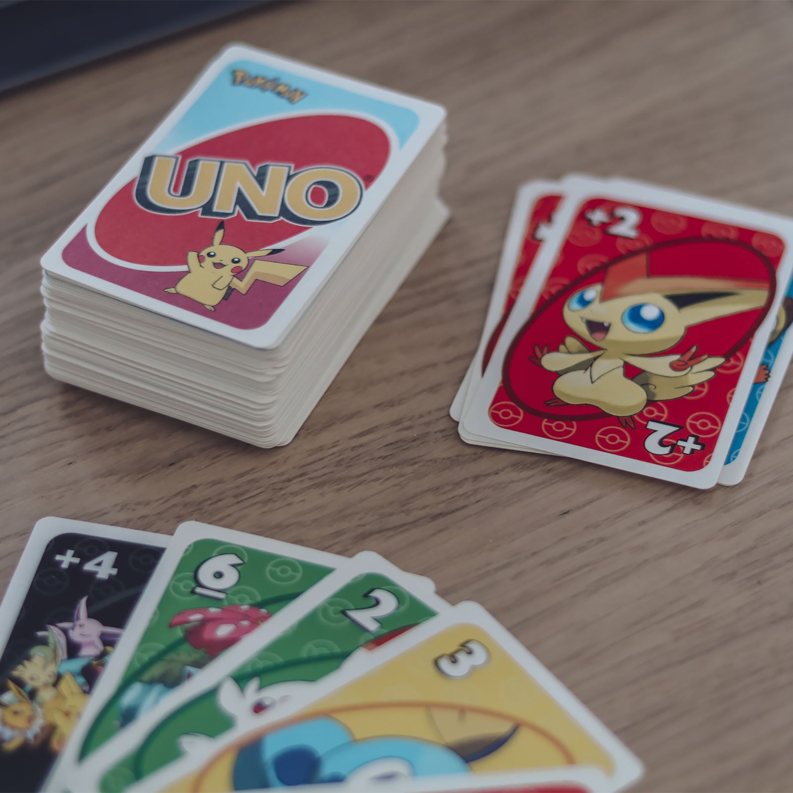 Produktbild Pokemon - UNO Spielkarten