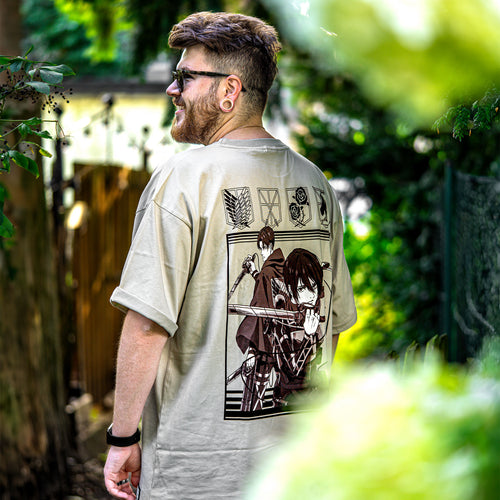 Produktbild Attack on Titan - Group Oversize T-Shirt beige