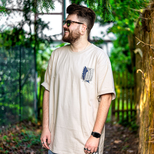 Produktbild Attack on Titan - Group Oversize T-Shirt beige