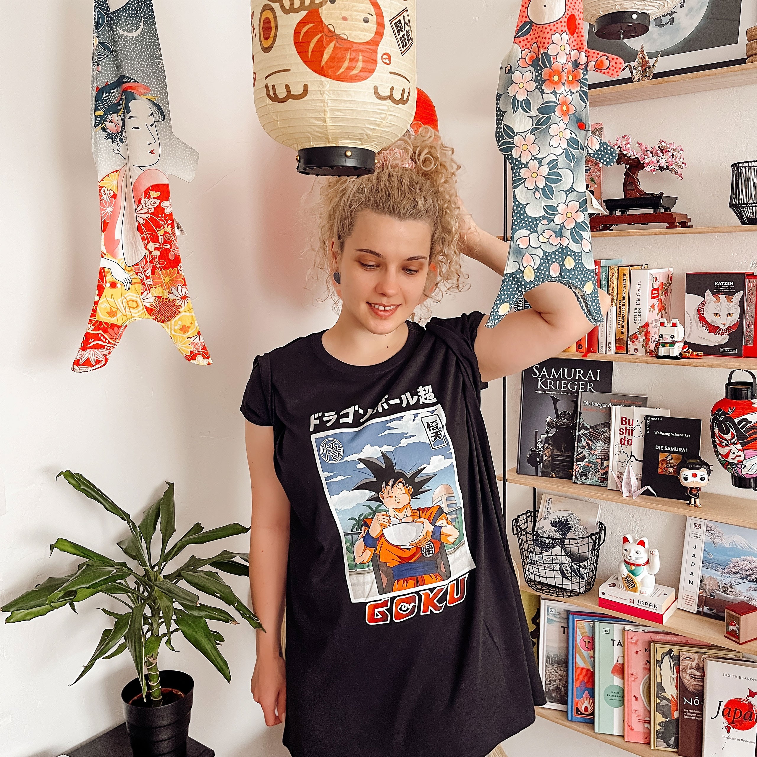 Produktbild Dragon Ball - Goku Eat T-Shirt schwarz