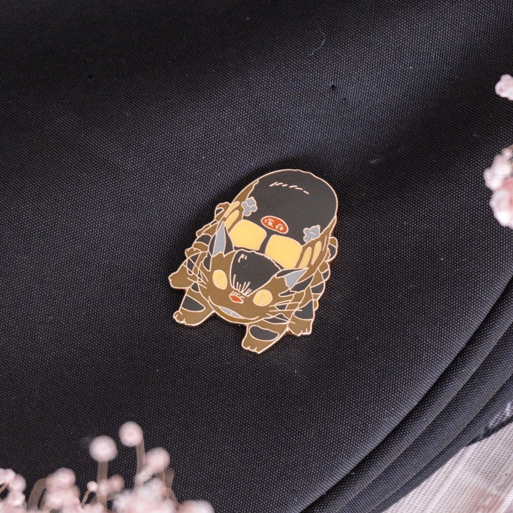 Produktbild Totoro - Katzenbus Pin