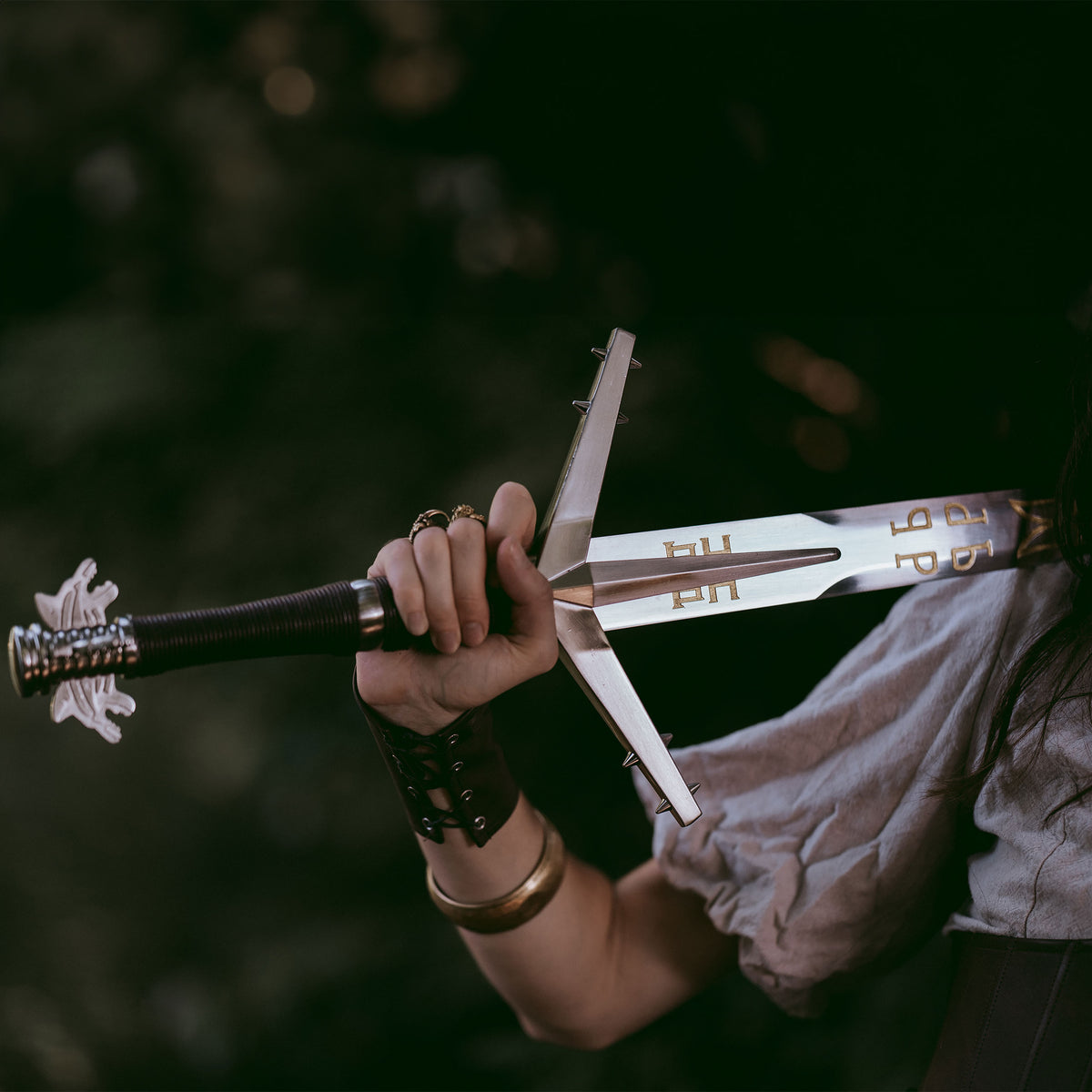 Produktbild Silberschwert Geralt von Riva Replik mit Scheide für Witcher Fans