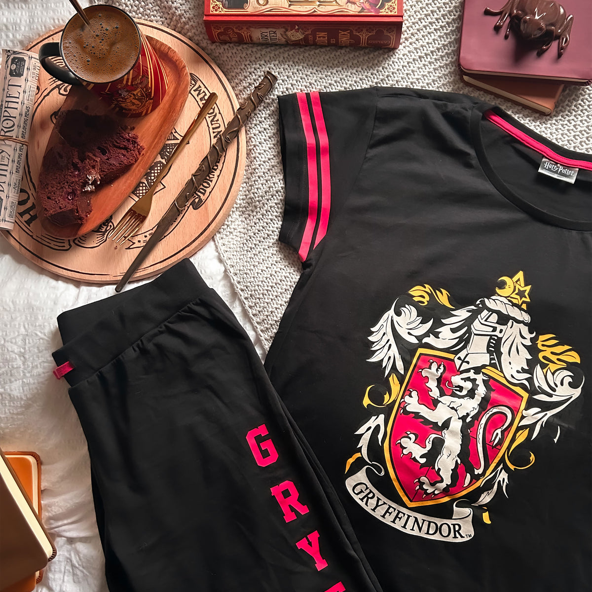 Produktbild Gryffindor Wappen Pyjama schwarz - Harry Potter