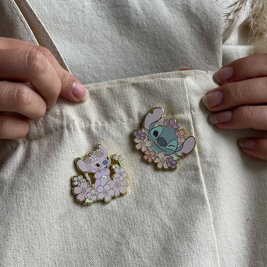 Produktbild Lilo & Stitch - Angel und Stitch Cherry Blossom Mystery Pin