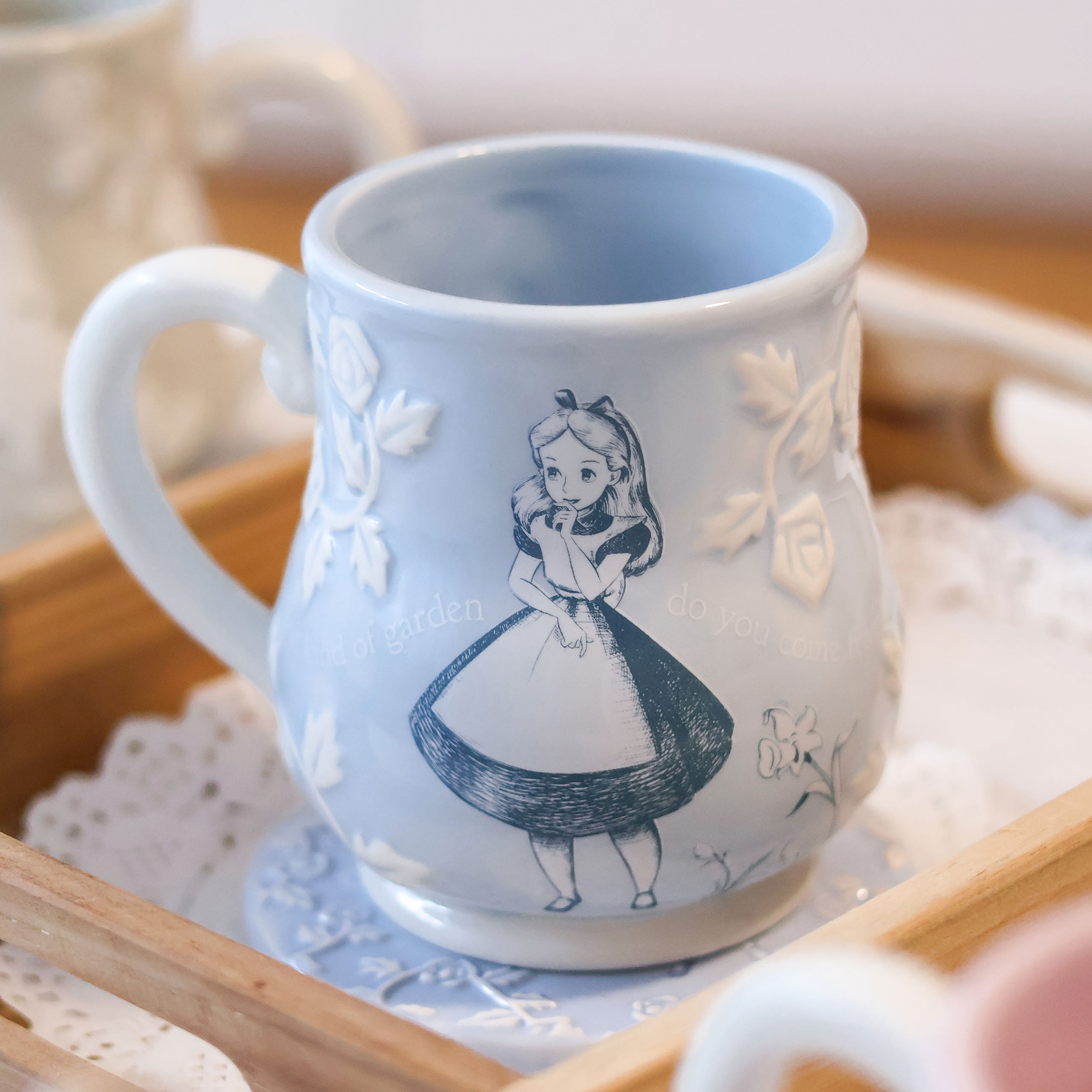Produktbild Alice im Wunderland - Relief Tasse