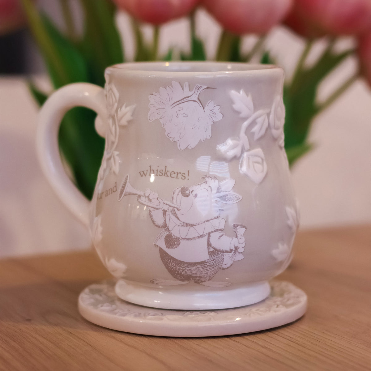 Produktbild Alice im Wunderland - Weißer Hase Relief Tasse