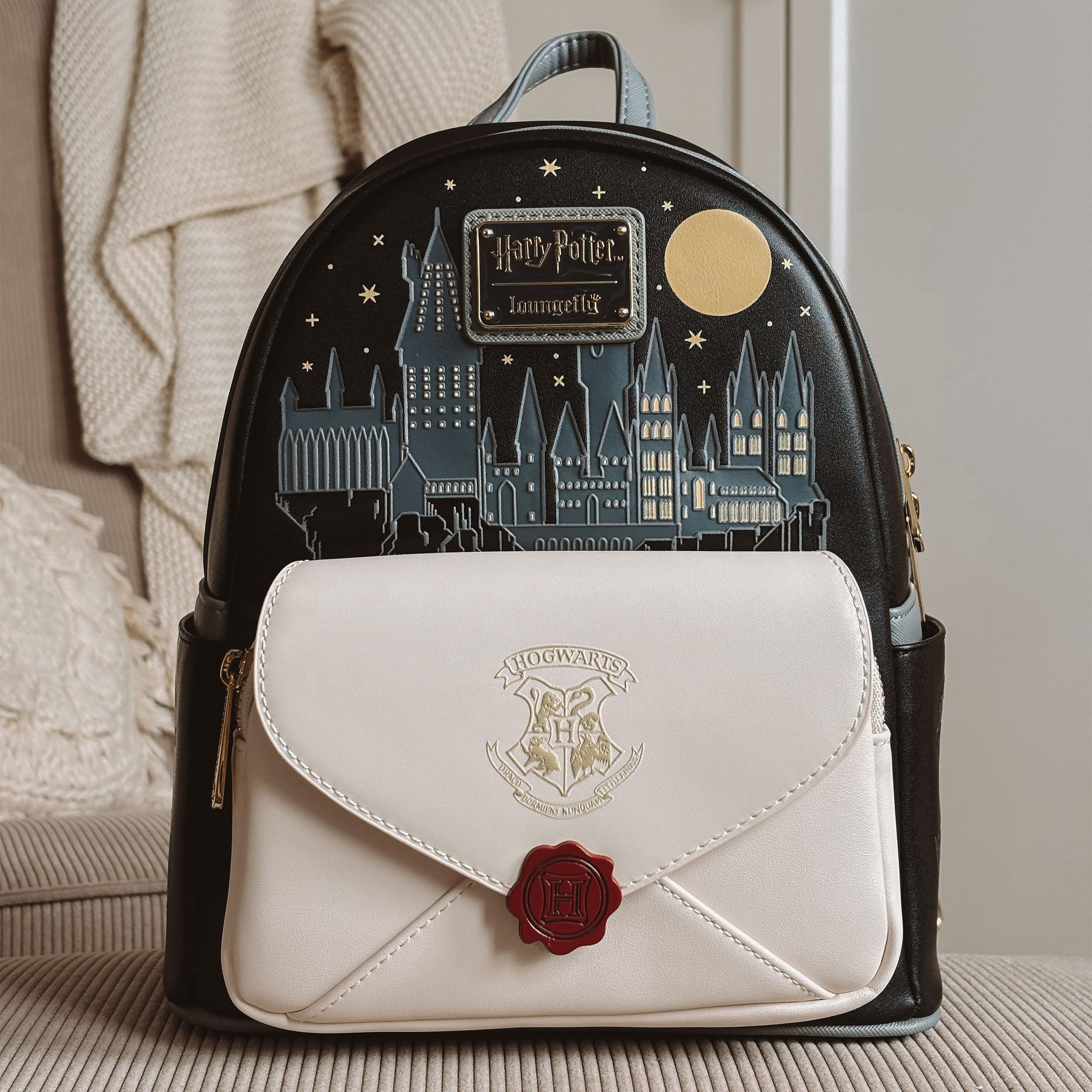 Produktbild Harry Potter - Hogwarts Brief Glow in the Dark Mini Rucksack