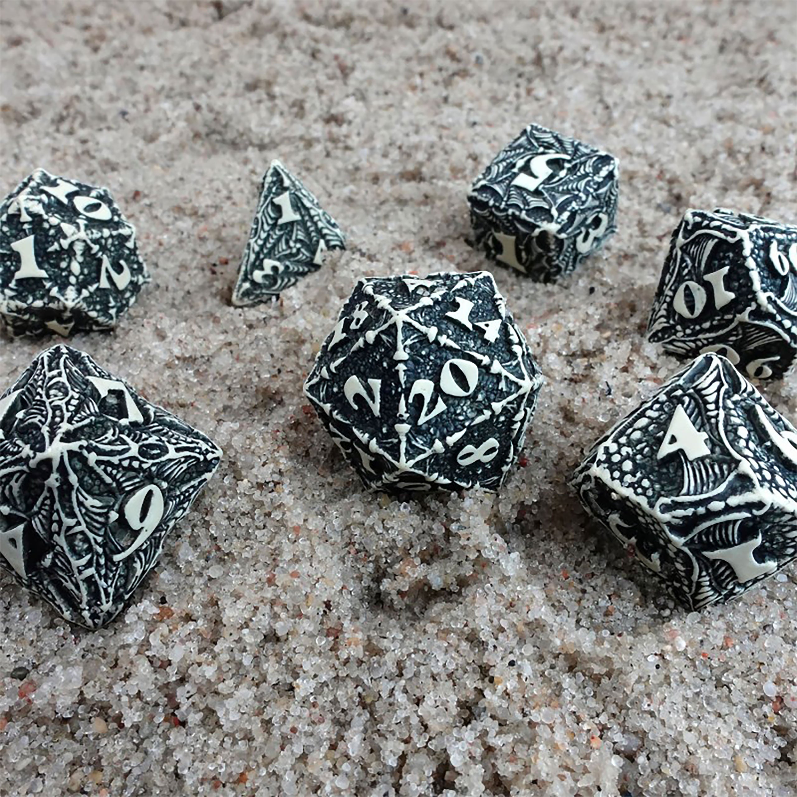 Produktbild Dracopolis - The Scandinavian Blackfang Würfel Set 7tlg