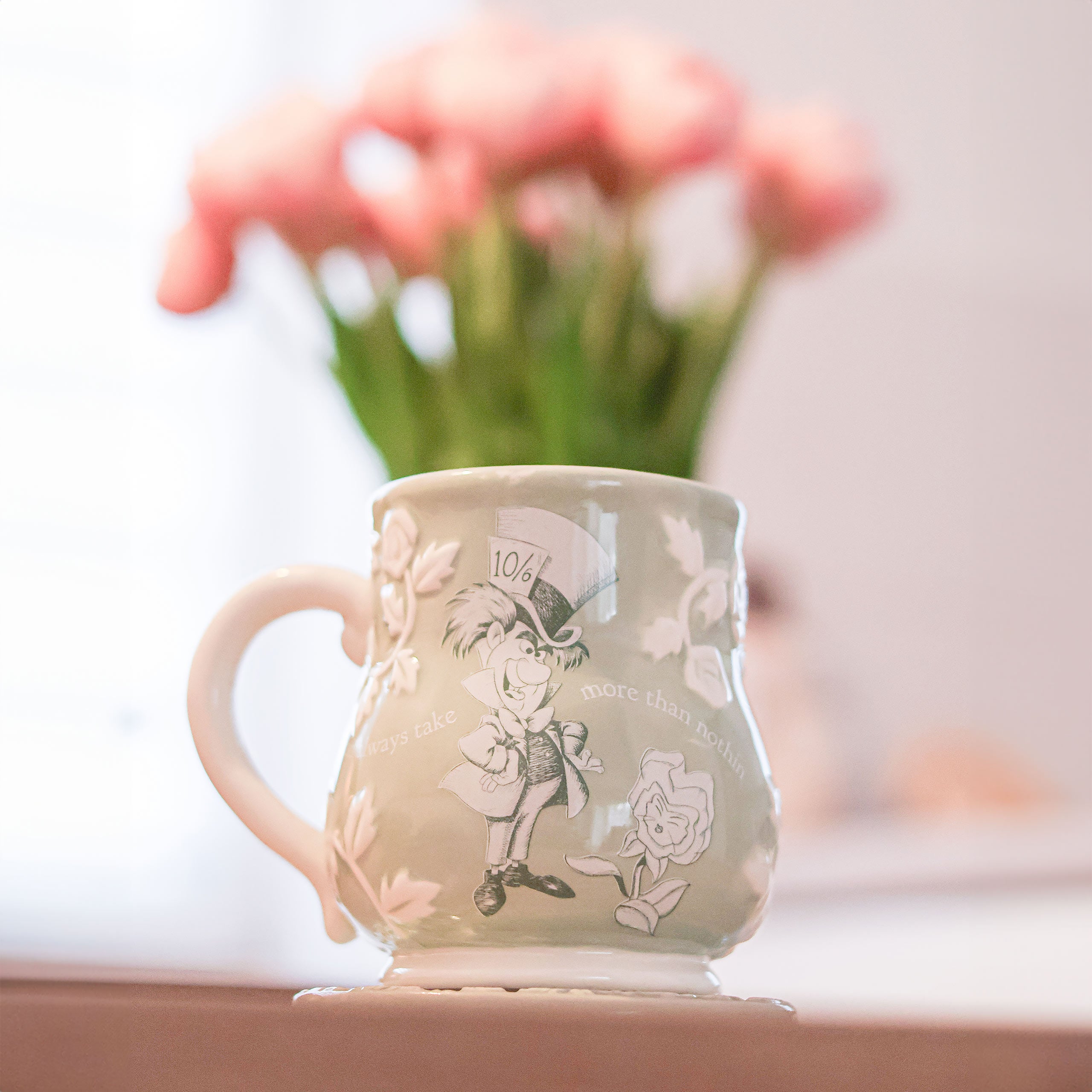 Produktbild Alice im Wunderland - Hutmacher Relief Tasse