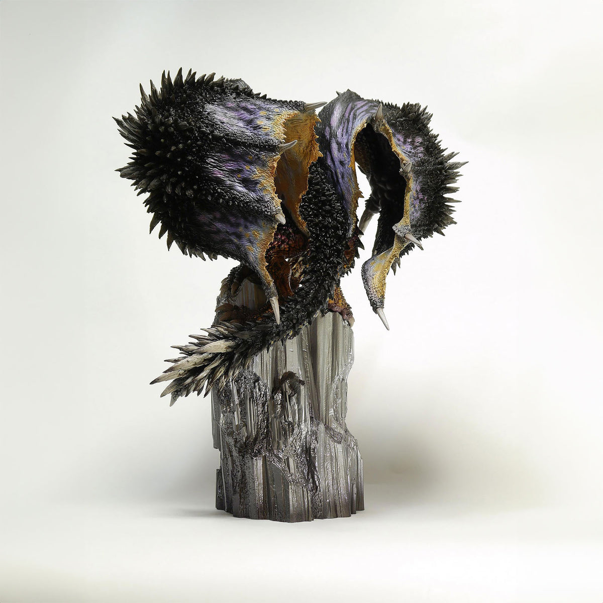 Produktbild Monster Hunter - Nergigante Statue Creators Model Resell Version
