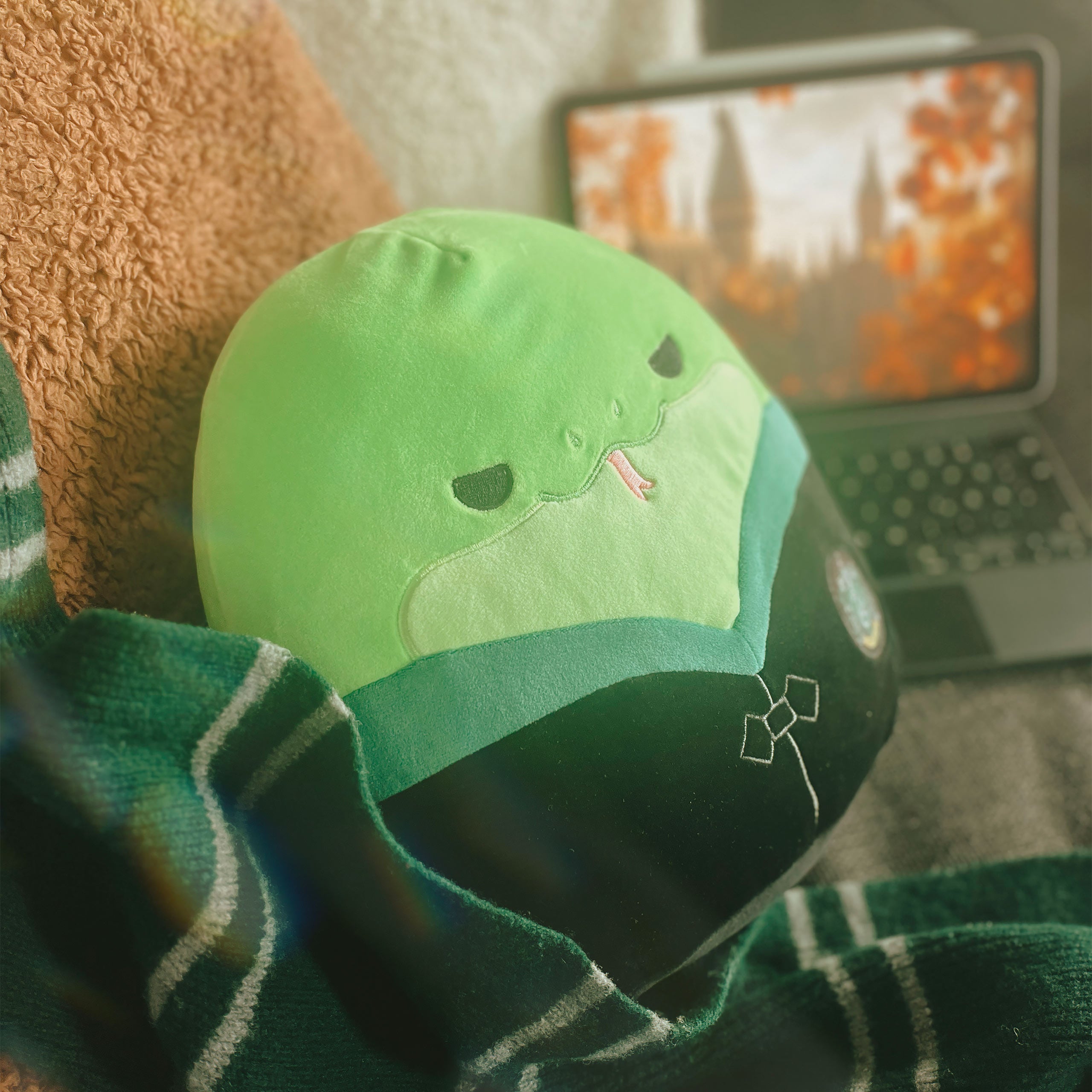 Produktbild Harry Potter - Slytherin Schlange in Robe Squishmallows Plüsch Figur