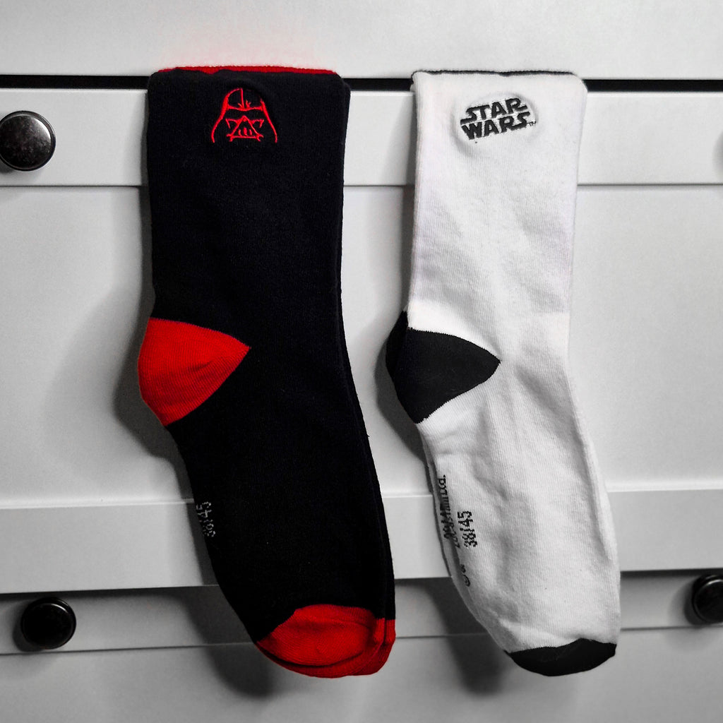 Produktbild Star Wars - Darth Vader Logo Socken 2er Set