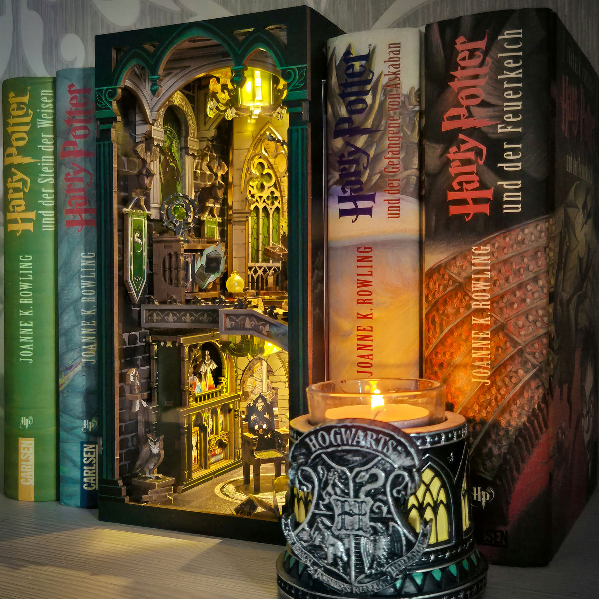 Produktbild Darkness Common Room Book Nook Modell Bausatz Holz für Harry Potter Fans