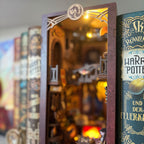 Produktbild Flame Common Room Book Nook Modell Bausatz Holz für Harry Potter Fans