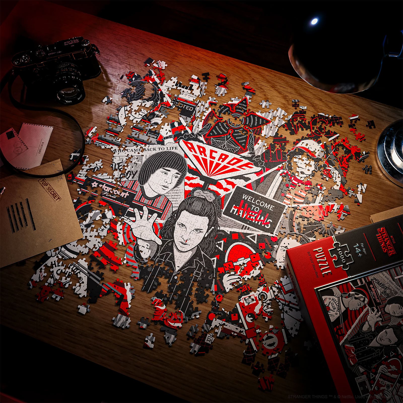 Produktbild Stranger Things - Upside Down Premium Puzzle