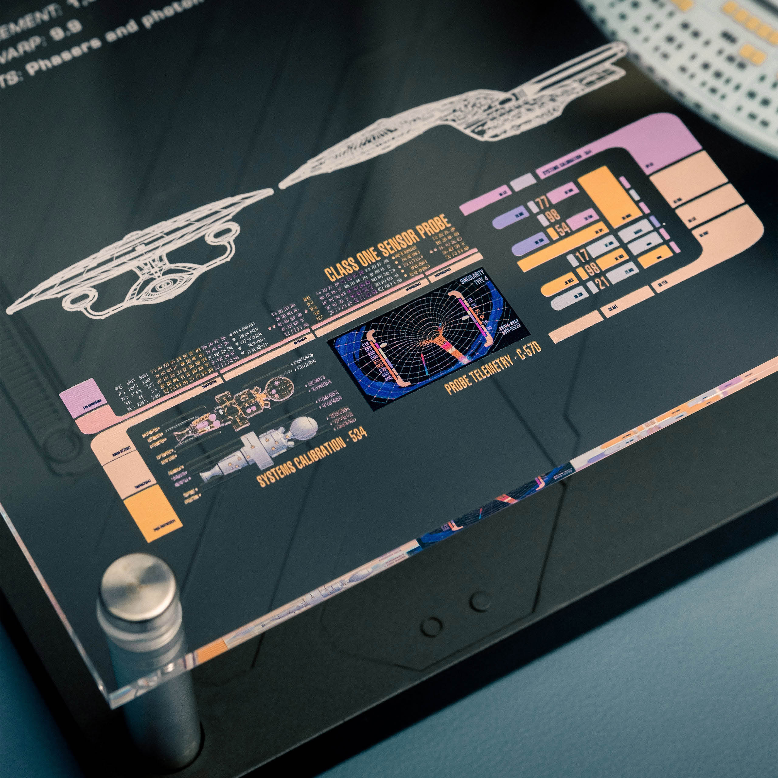 Produktbild Enterprise NCC 1701-D Wandplakette mit Modell Replik - Star Trek
