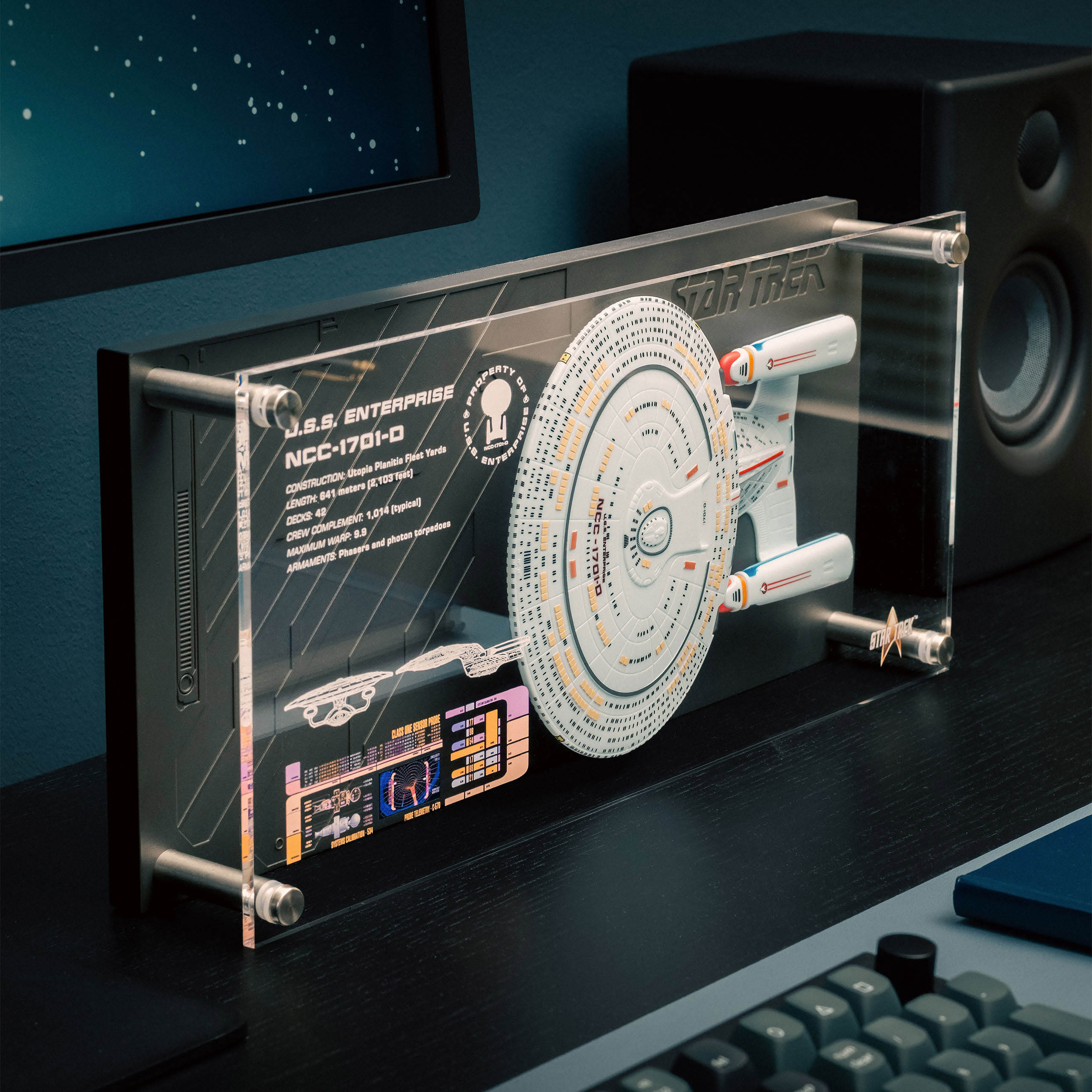 Produktbild Enterprise NCC 1701-D Wandplakette mit Modell Replik - Star Trek
