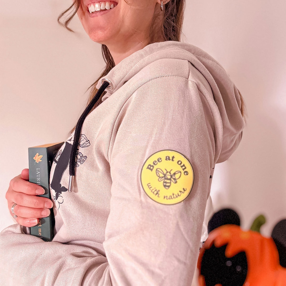 Product image Winnie the Pooh - Pooh Love Hoodie beige