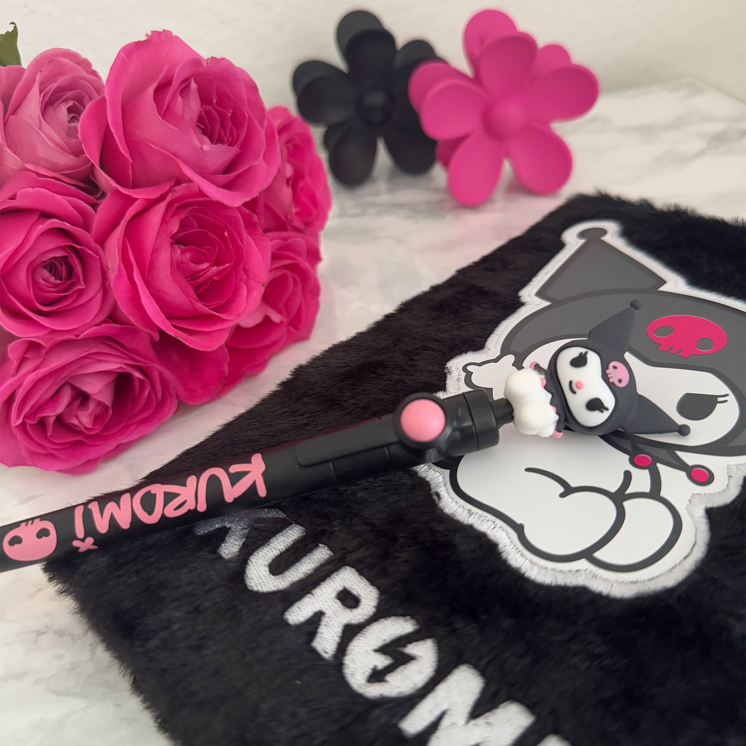Produktbild Hello Kitty - Kuromi Plüsch Notizbuch