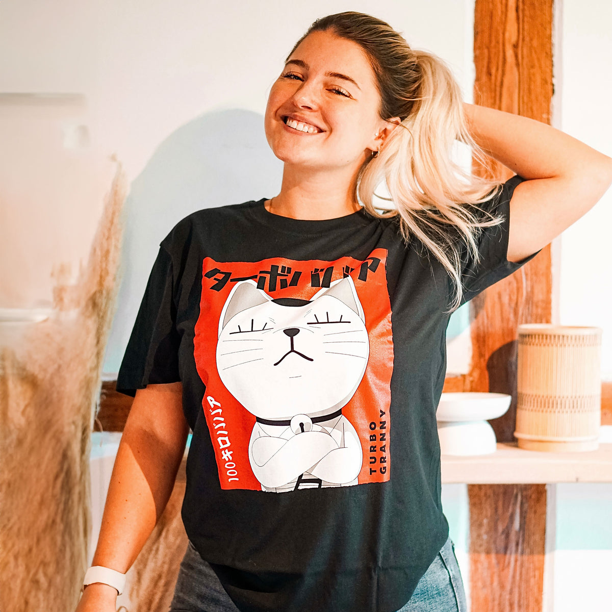 Produktbild Turbo Granny Poster T-Shirt für Dandadan Fans