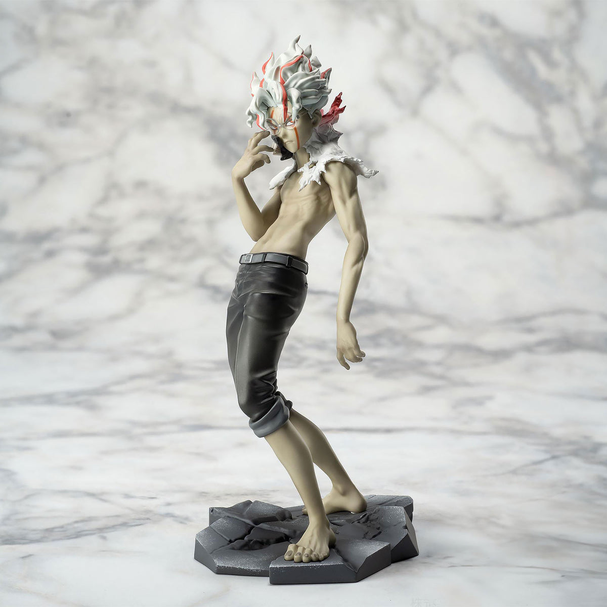 Produktbild Dandadan - Okarun (transformed) Vol. 2 Figur Version 1.5