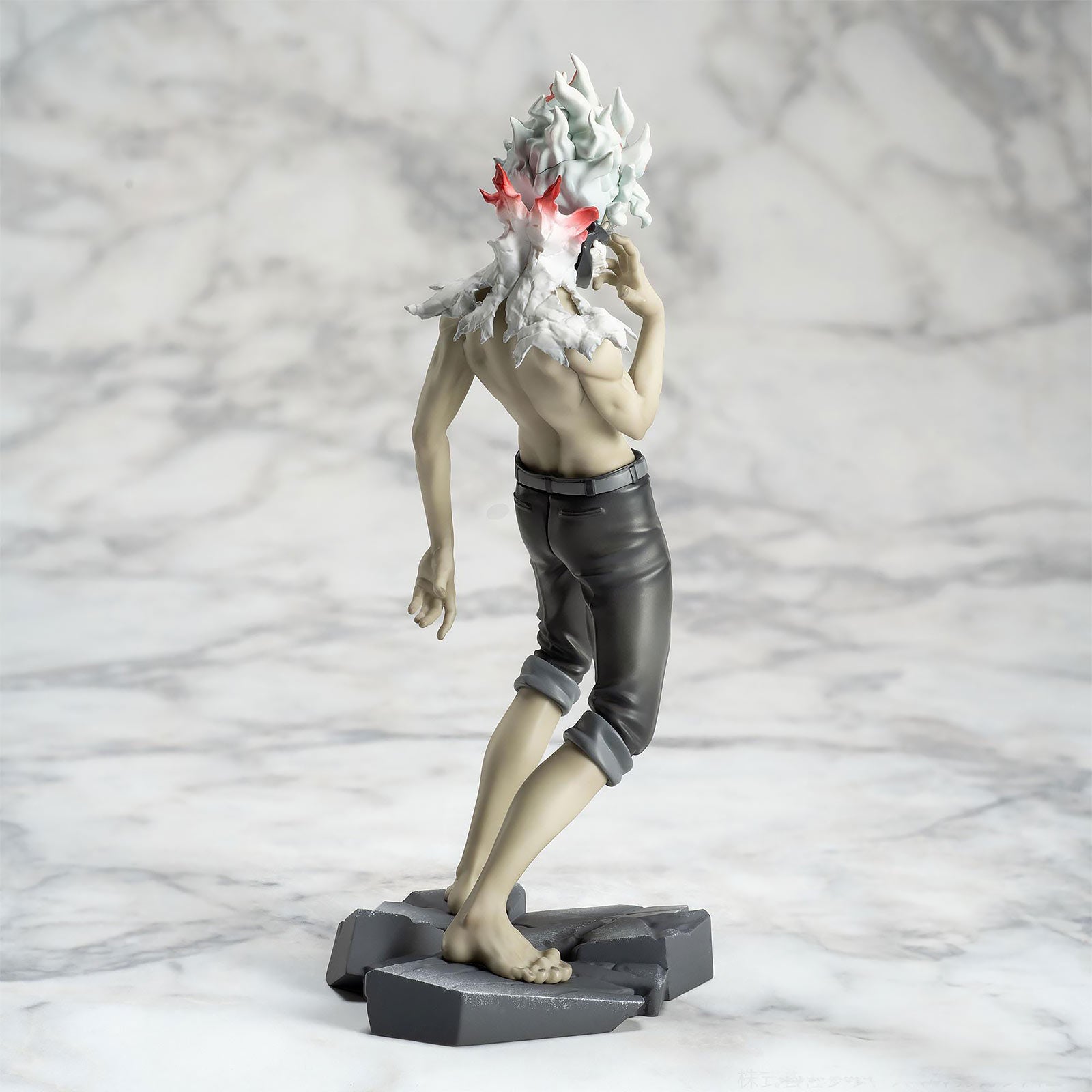 Produktbild Dandadan - Okarun (transformed) Vol. 2 Figur Version 1.5