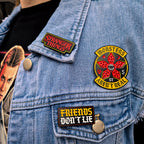 Produktbild Stranger Things - Friends Pins 3er Set