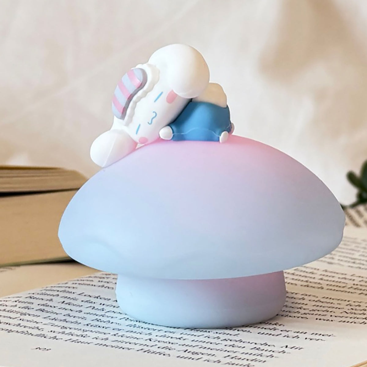 Produktbild Hello Kitty and Friends - YuMe Little Mushroom Nachtlicht Mystery Figur