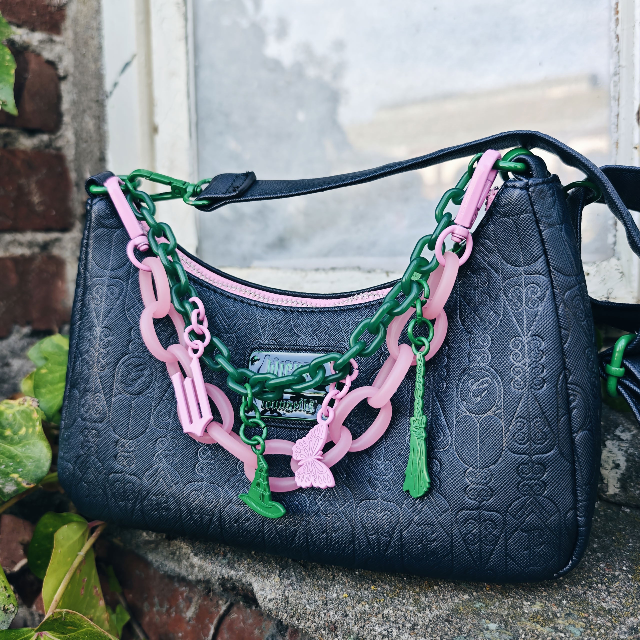 Produktbild Wicked - Crossbody Tasche mit Charms