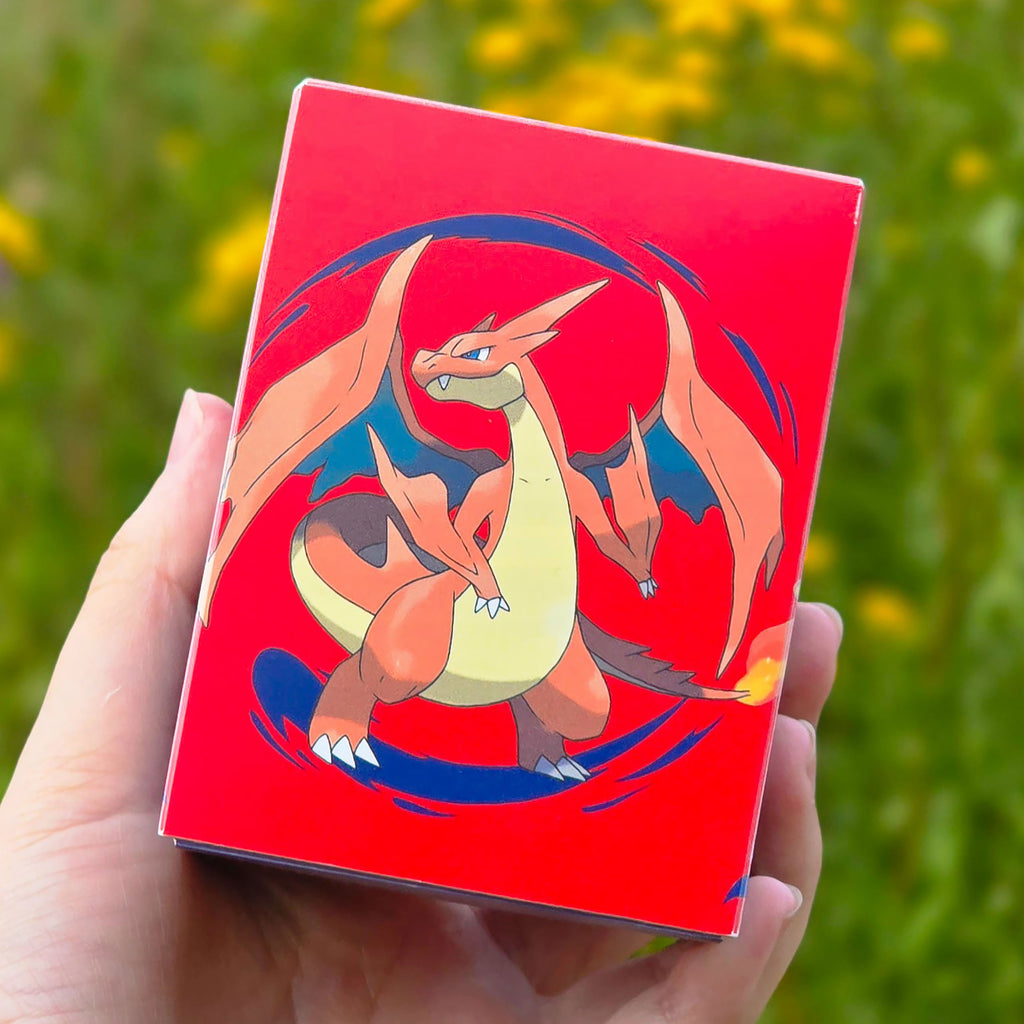 Produktbild Pokemon - Ultra Pro: Mega Charizard Y Alcov Flip Kartenhüllen Box für 100 Sammelkarten