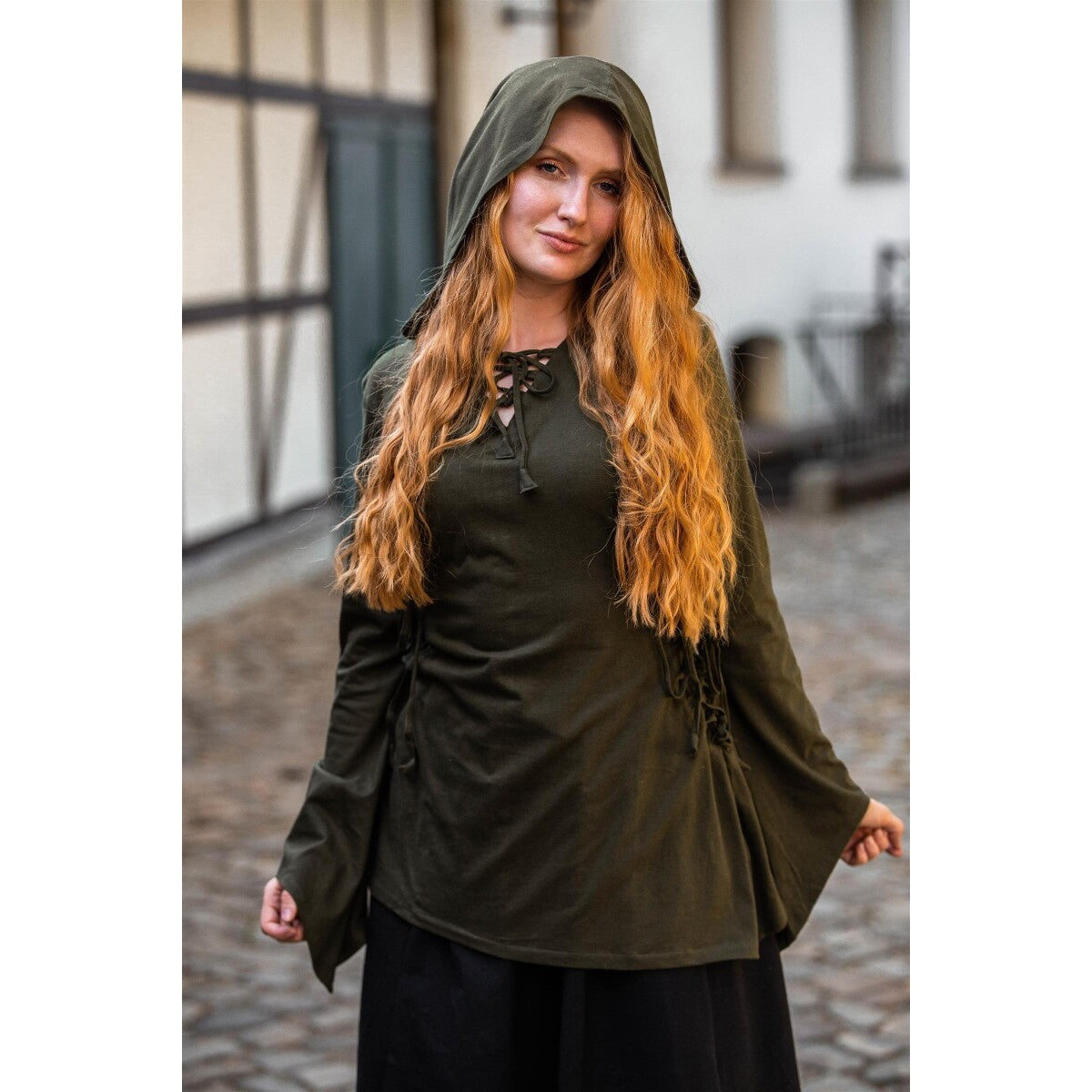 Produktbild Mittelalter Bluse Lea mit Kapuze und Schnürung grün