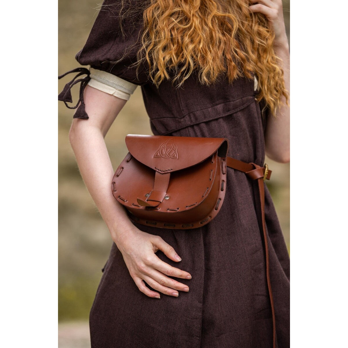 Produktbild Mittelalter Leder Gürteltasche Erin mit keltischer Prägung