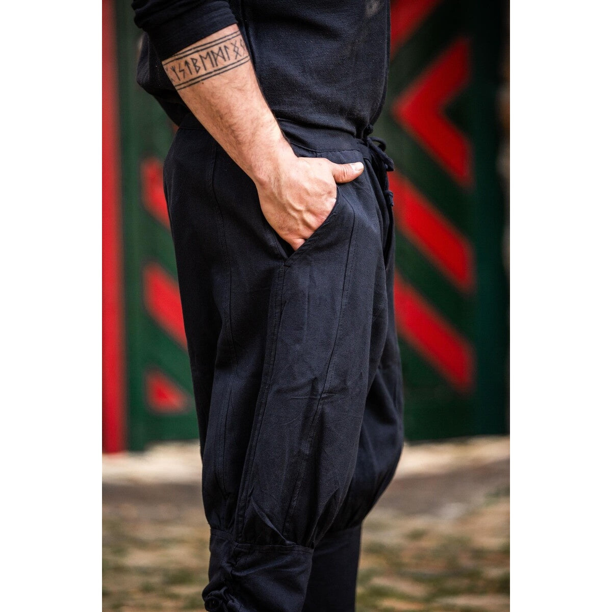 Produktbild Mittelalter Kniebundhose Laurence mit Unterbeinschnürung schwarz