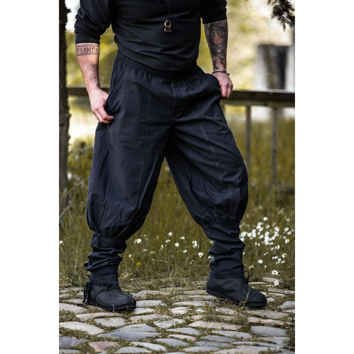 Produktbild Mittelalter Hose Tiago mit Beinschnürung schwarz