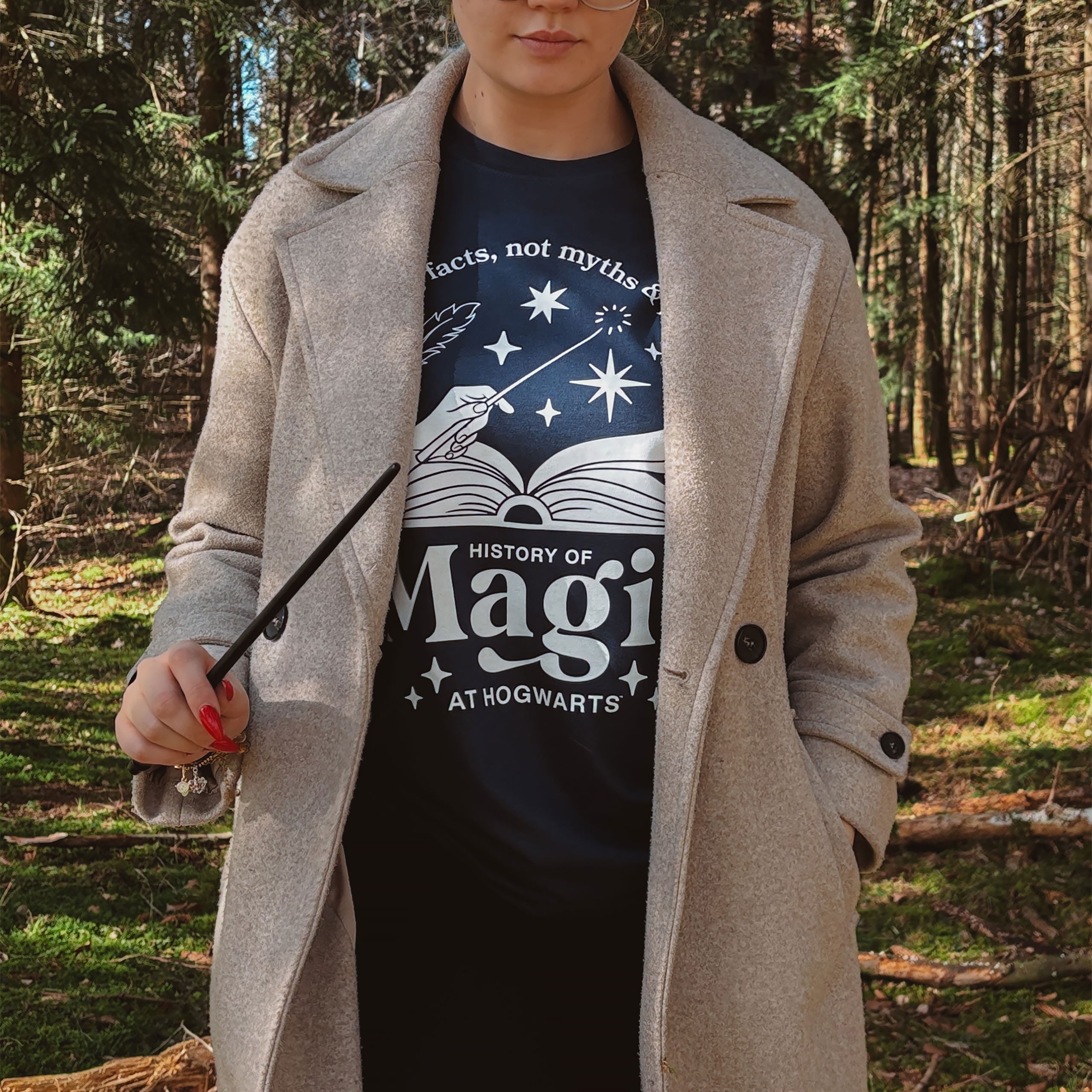 Produktbild Geschichte der Zauberei Hogwarts T-Shirt - Harry Potter