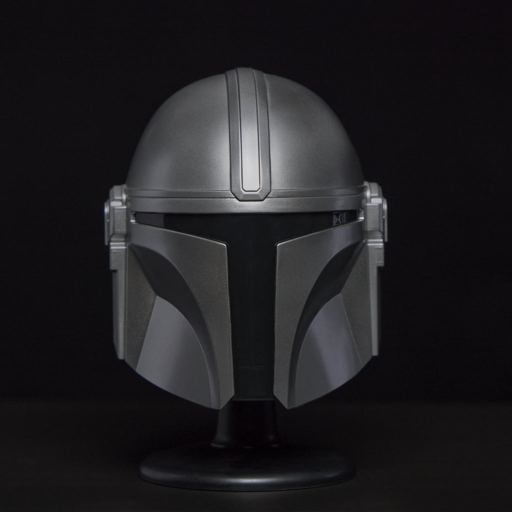 Produktbild Star Wars - Mandalorian Mini Helm Replik auf Base