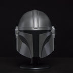 Produktbild Star Wars - Mandalorian Mini Helm Replik auf Base