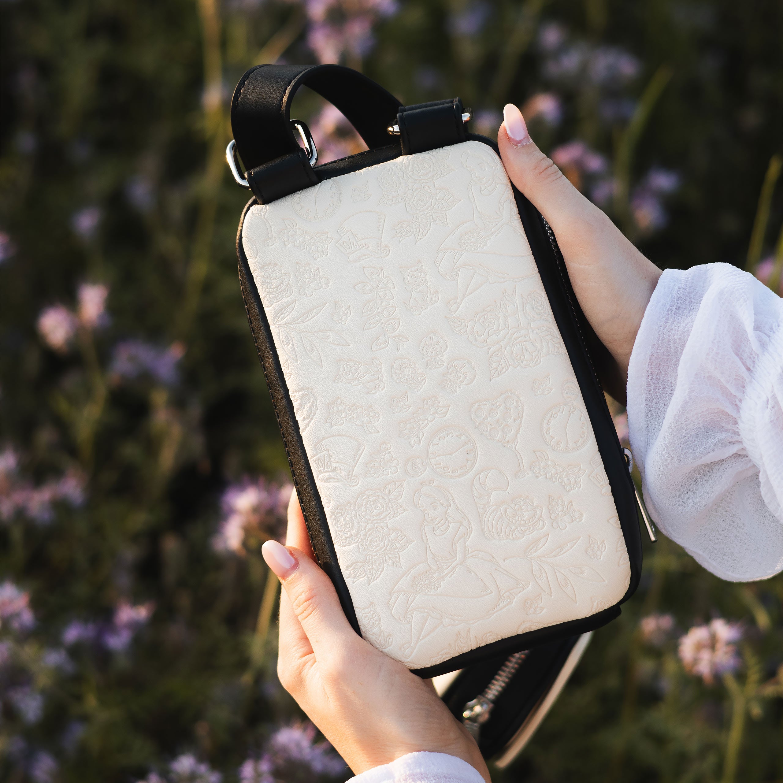 Produktbild Alice im Wunderland - Floral Crossbody Tasche mit Geldbörse