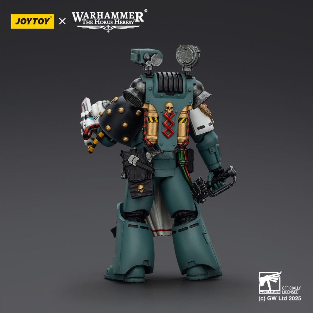 Produktbild Warhammer 40k: : Sons of Horus - Legion Apothecary Actionfigur 12cm