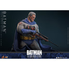 Produktbild Batman: The Dark Knight Returns - Batman Masterpiece Actionfigur 1:6 Battle Damaged Version