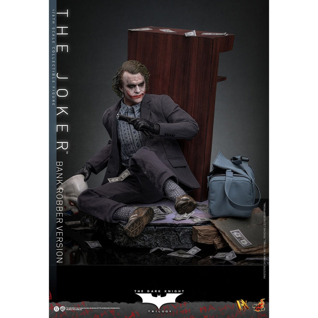 Produktbild The Dark Knight - The Joker Actionfigur 1:6 Bank Robber Version