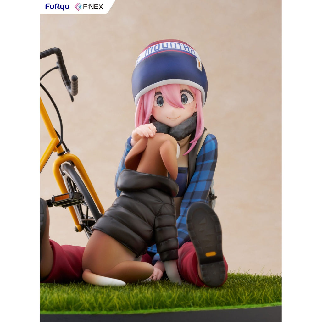 Product image Laid Back Camp F:NEX PVC Statue 1/7 Nadeshiko Kagamihara 13 cm
