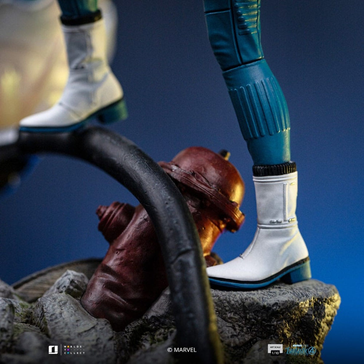 Produktbild Fantastic Four Art Scale Statue 1/10 Invisible Woman and Franklin 28 cm