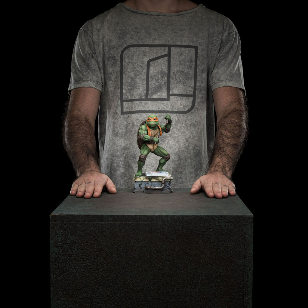 Produktbild Teenage Mutant Ninja Turtles Art Scale Statue 1/10 Michelangelo 19 cm