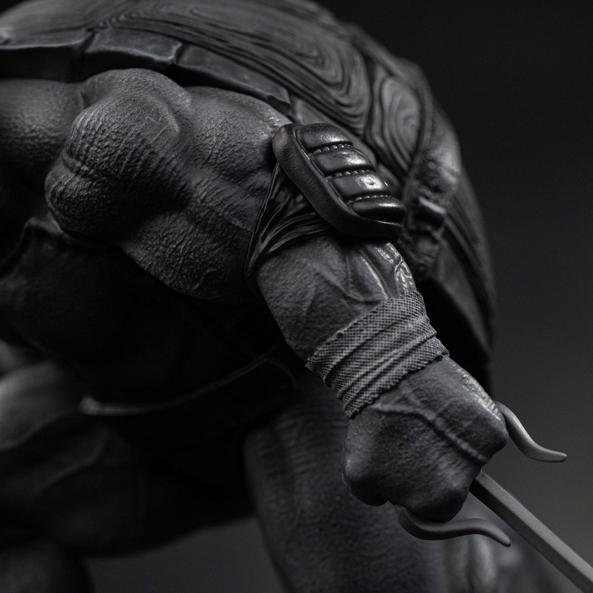 Product image Teenage Mutant Ninja Turtles Art Scale Statue 1/10 Raphael Black and White Variant 26 cm heo exclusive