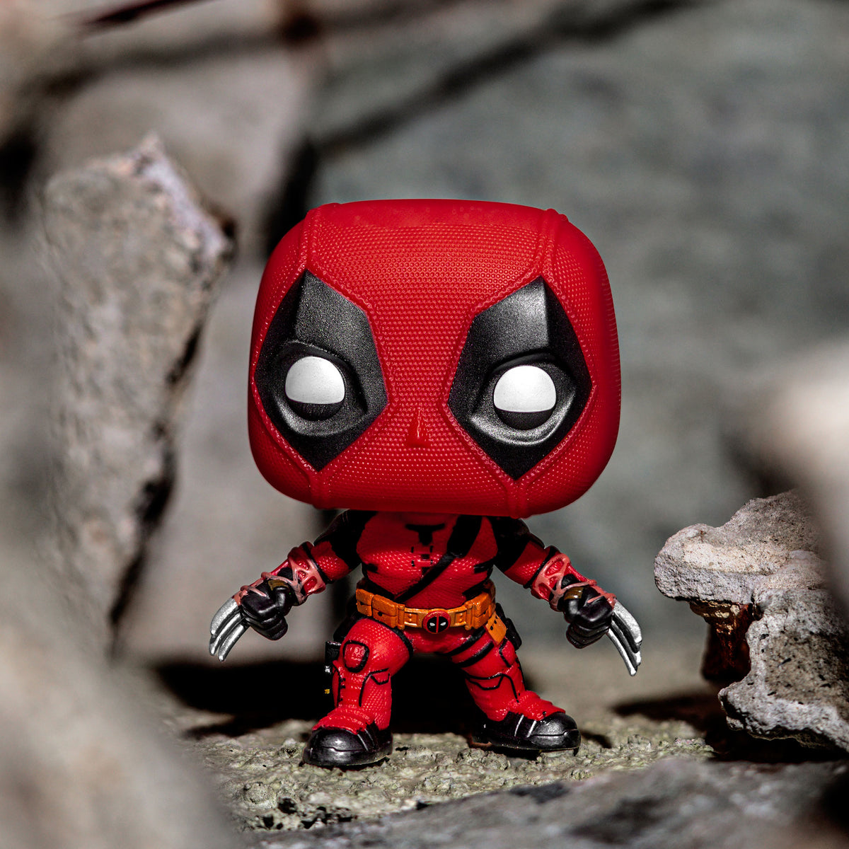 Produktbild Deadpool mit Klingen Funko Pop Wackelkopf-Figur