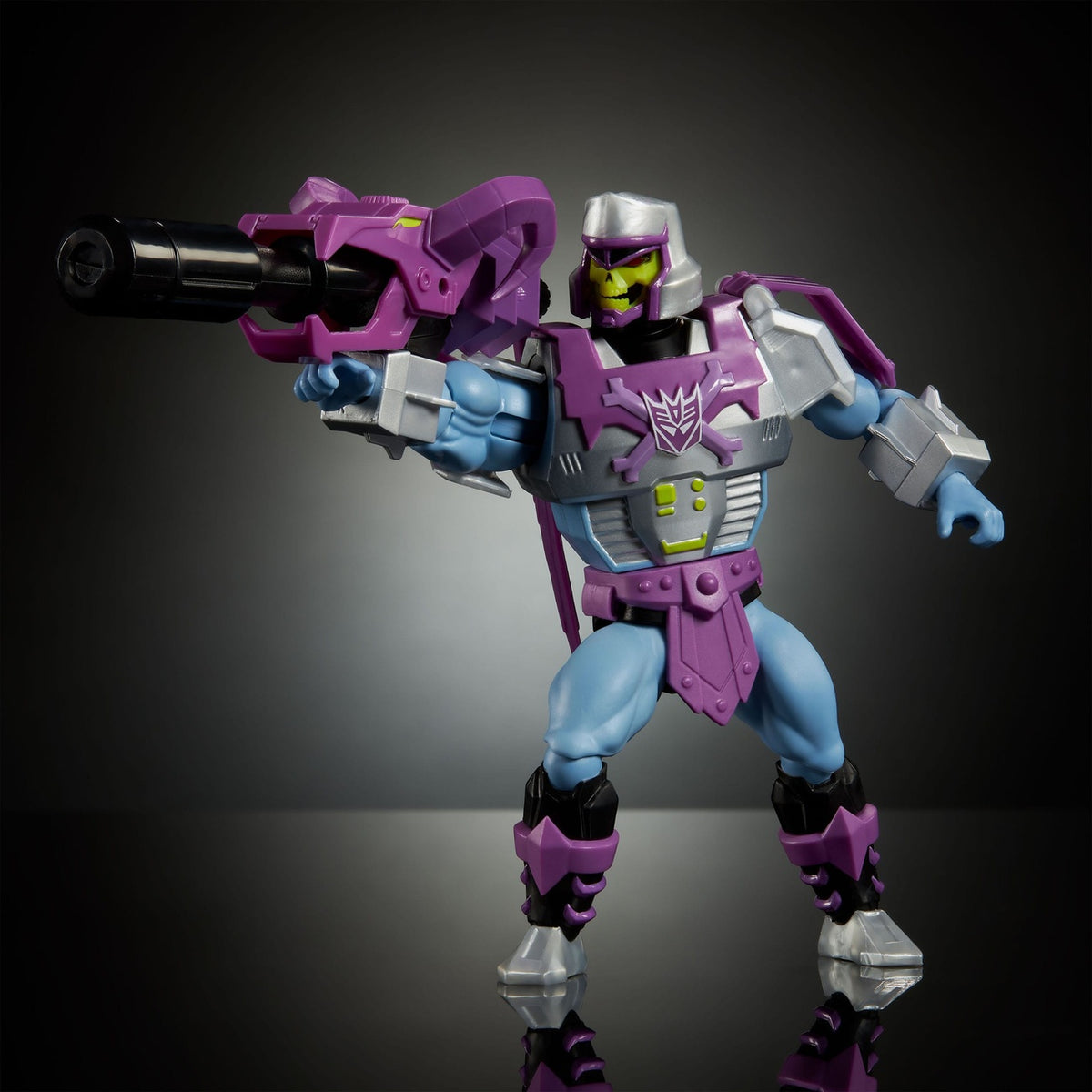 Produktbild Masters of the Universe x Transformers Actionfigur Megatron Armor Skeletor heo European Exclusive 14 cm
