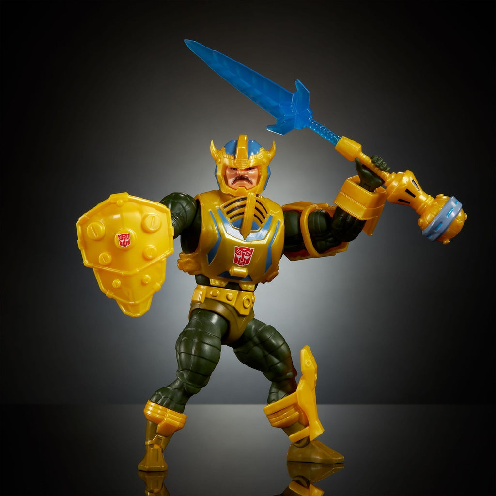 Produktbild Masters of the Universe x Transformers Actionfigur Bumblebee Armor Man-At-Arms heo European Exclusive 14 cm
