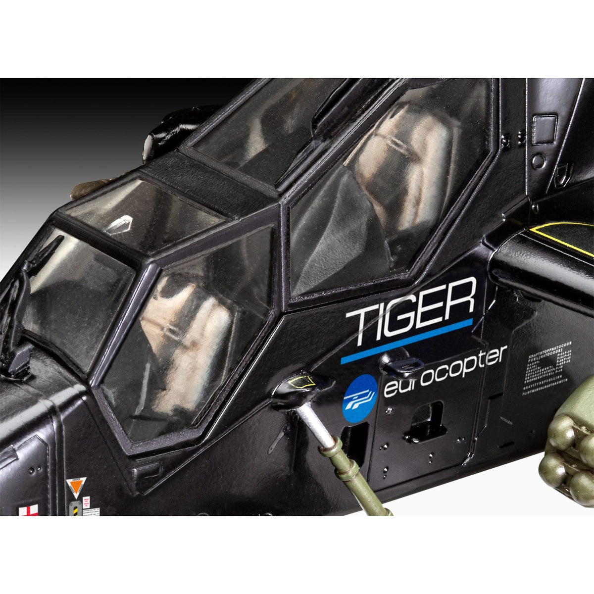 Produktbild James Bond Modellbausatz Geschenkset 1/72 Eurocopter Tiger (GoldenEye)